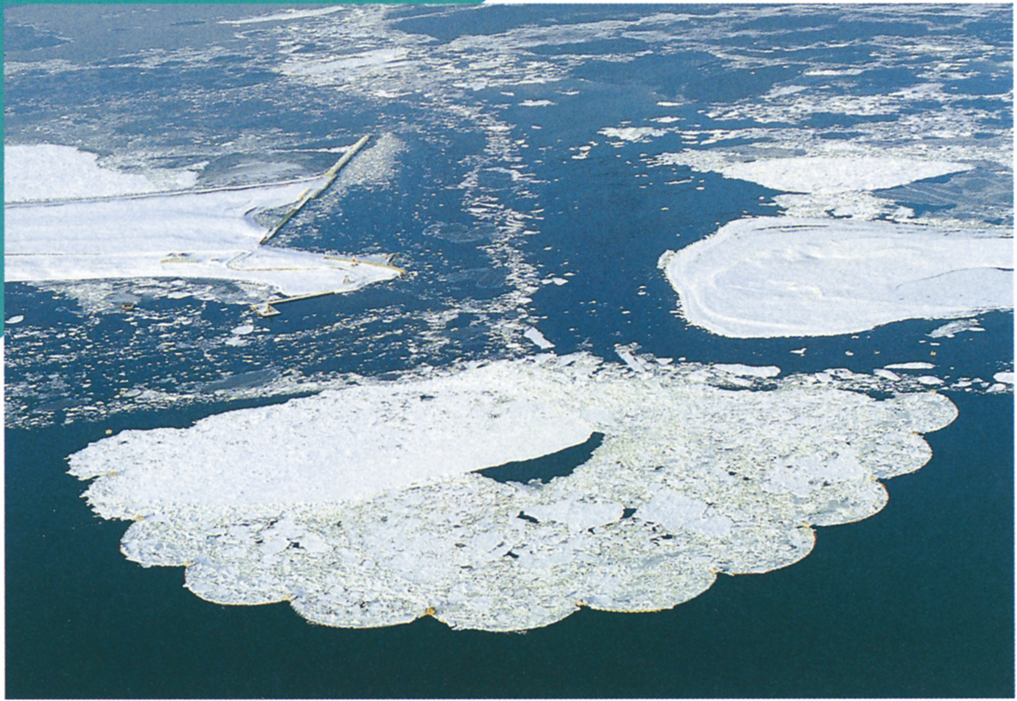 サロマ湖漁港流氷対策工（空撮）